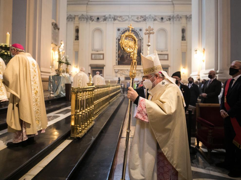 El arzobispo de Zaragoza en la misa del Día del Pilar.