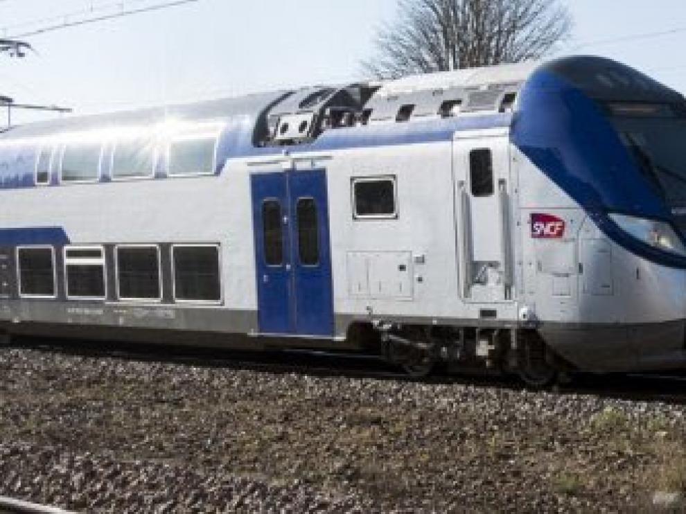 Foto de archivo de un tren regional en Francia