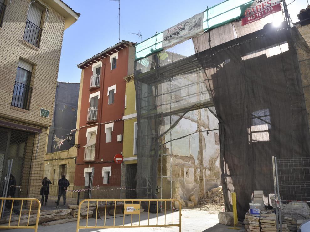 El edificio, donde algunos estudiosos sitúan una antigua sinagoga, tras el derribo de la fachada.