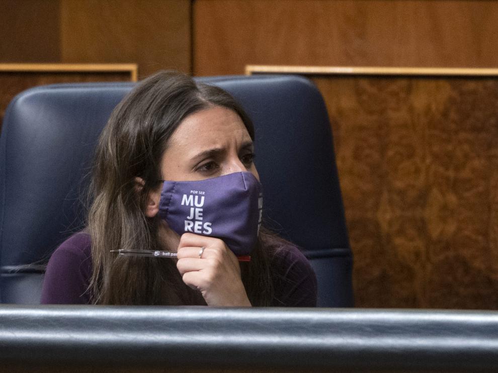 La ministra de Igualdad, Irene Montero, en una sesión plenaria en el Congreso de los Diputados