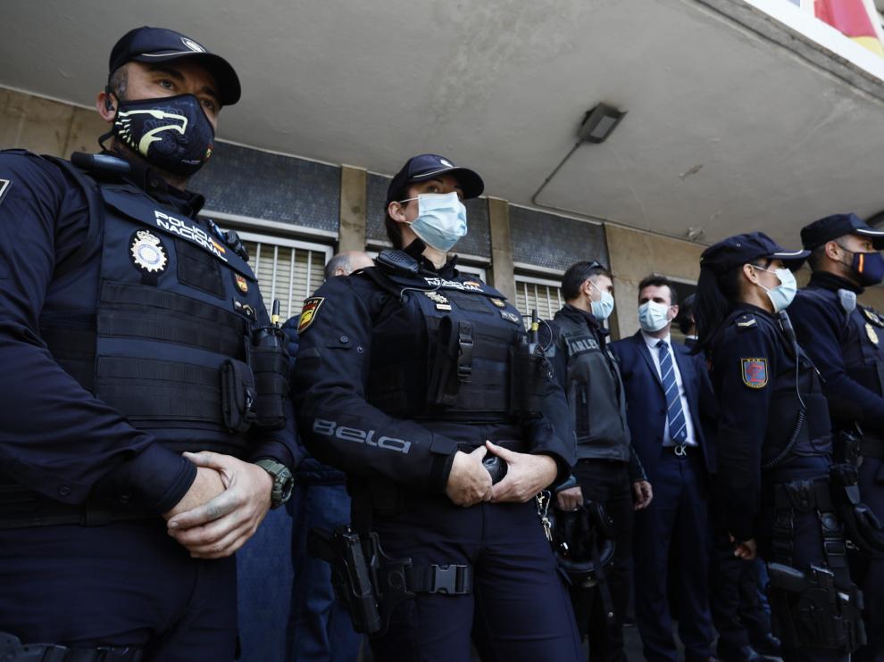 Concentración en repulsa por la agresión a un policía en un autobús de Zaragoza