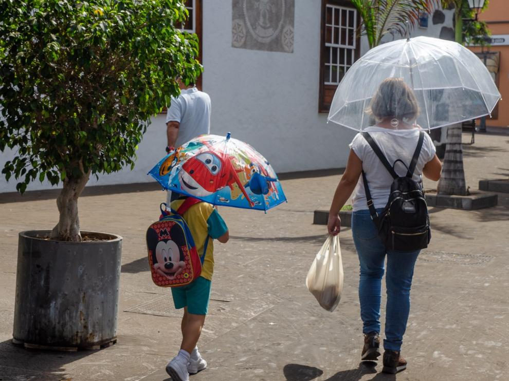 Regreso a las clases en La Palma, cuando todavía continúa la erupción del volcán.