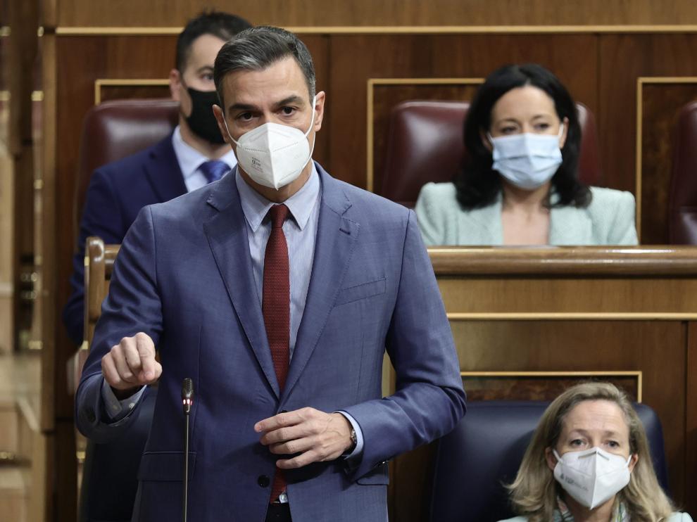 El presidente del Gobierno, Pedro Sánchez, interviene en una sesión de control al Gobierno en el Congreso de los Diputados, este miércoles.