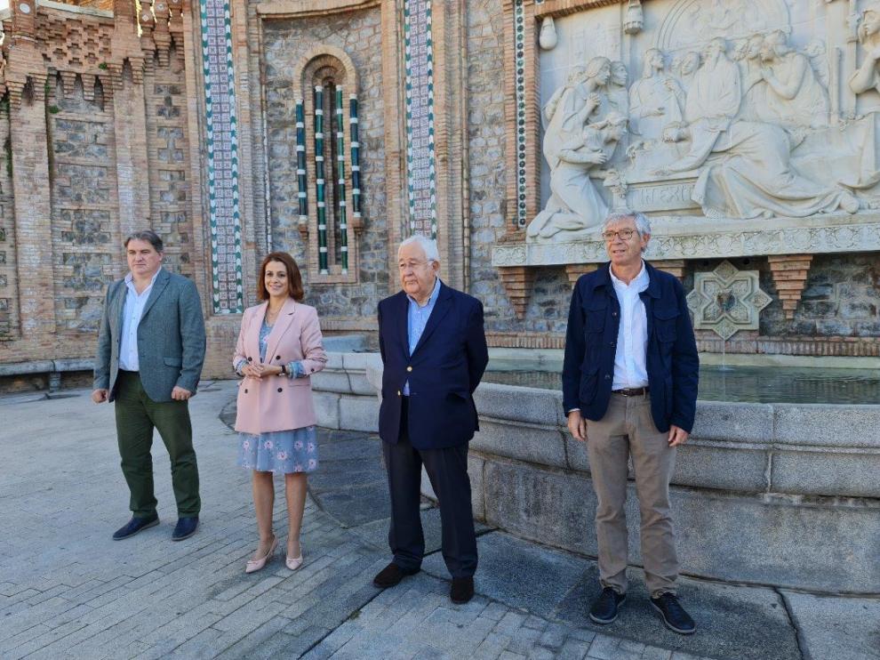 De izquierda a derecha, Juan Carlos Cruzado, Emma Buj, José Ángel Biel y Antonio Jiménez, tras la firma del convenio.