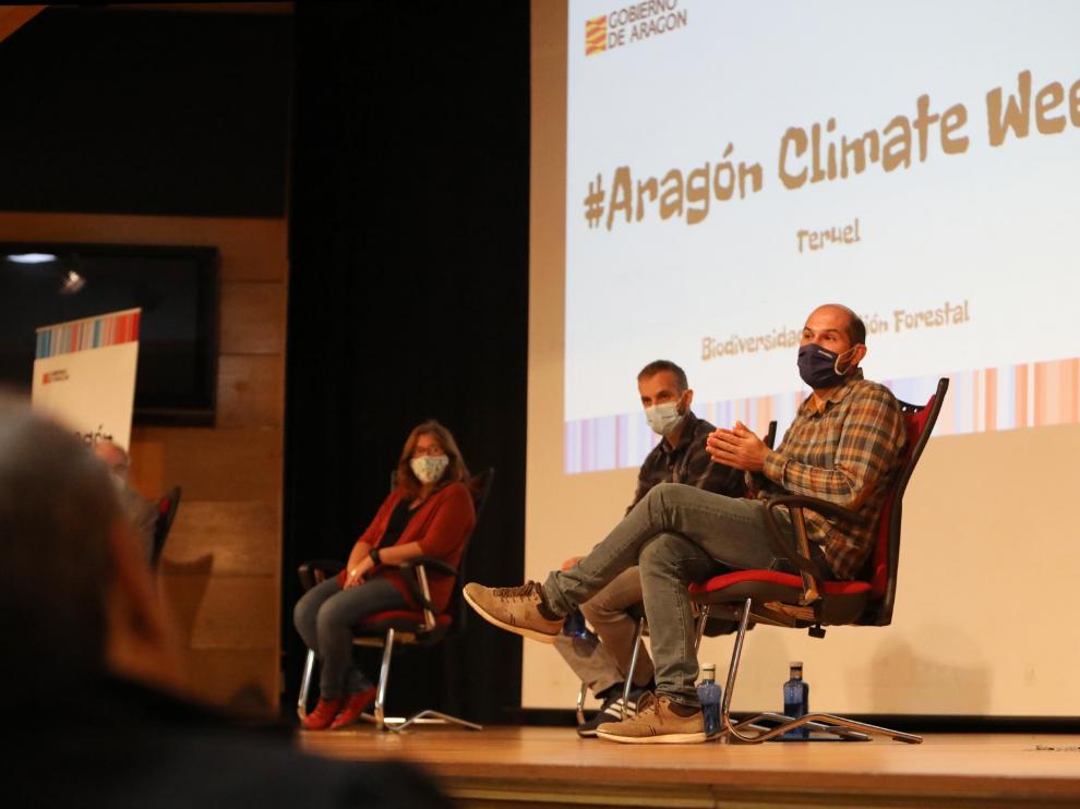 Diego Bayona, director de Medio Natural de la DGA, desgranó en las jornadas las líneas maestras del plan forestal que prevé aprobar este año el Gobierno aragonés.