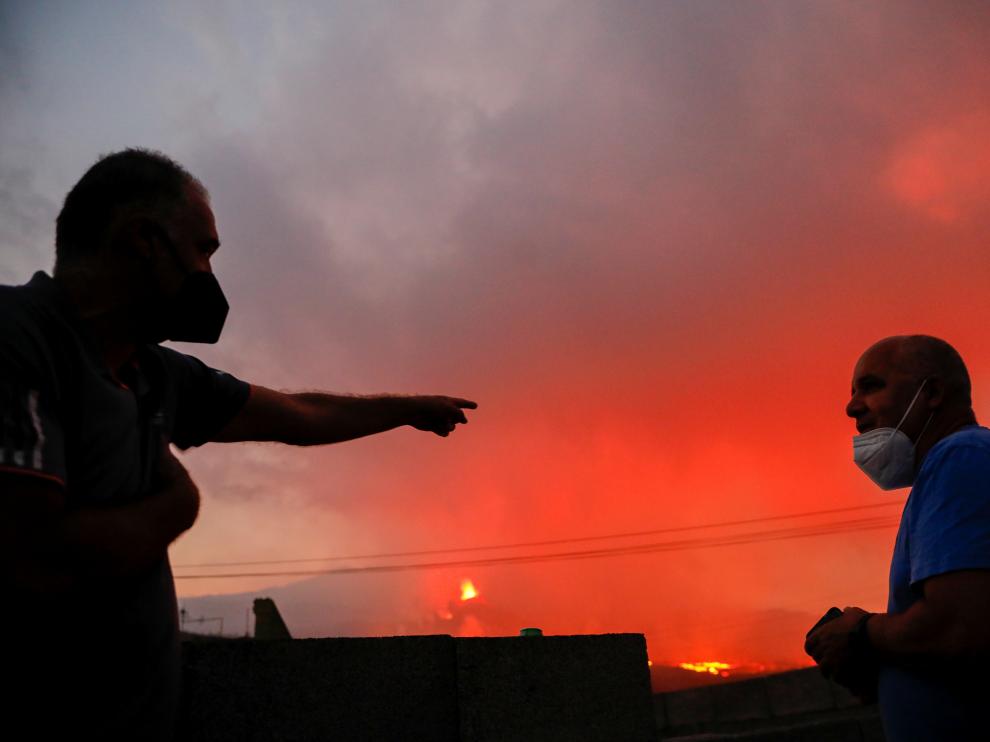 Cumbre Vieja volcano continues to erupt in Spain