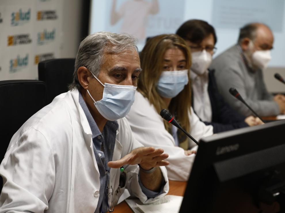 Javier Marta, María Bestué, Carlos Tejero y Miguel Lierta durante la presentación de la campaña para la prevención del ictus.