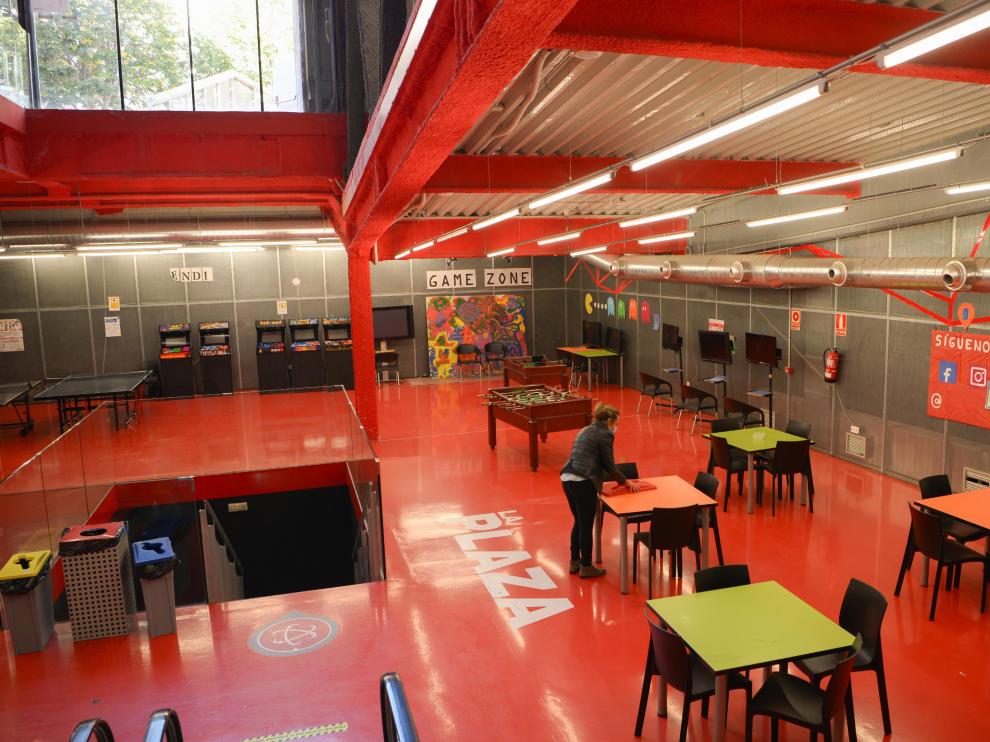 Preparativos para la reapertura del centro de ocio infantil y juvenil de Domingo Gascón.