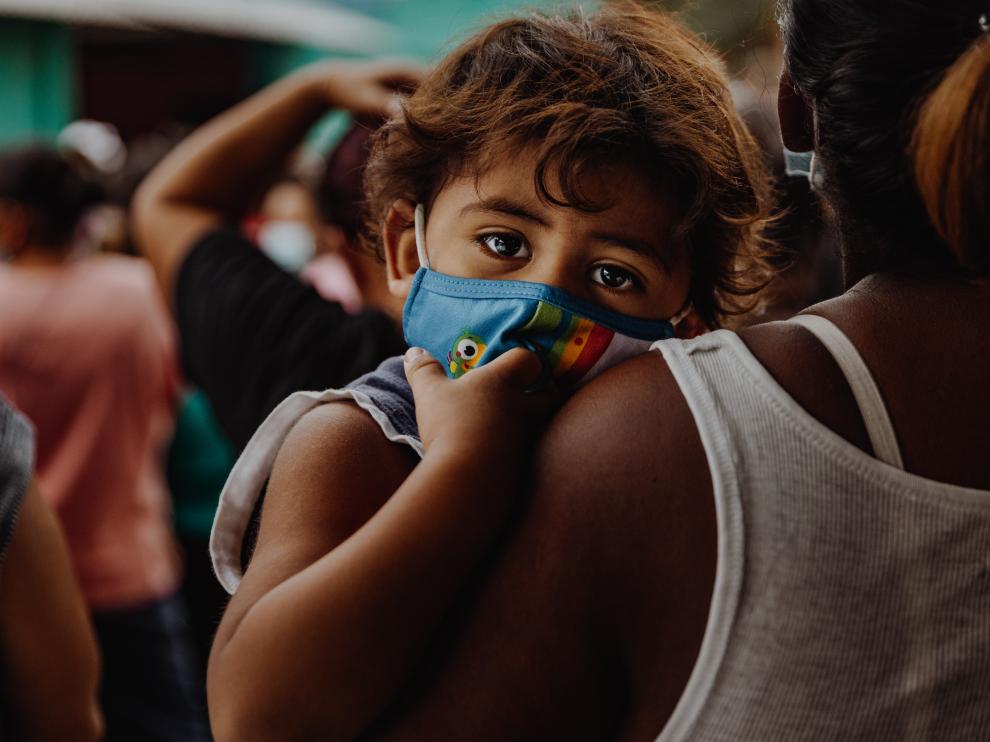 Los hogares más vulnerables son en los que residen niños y adolescentes.