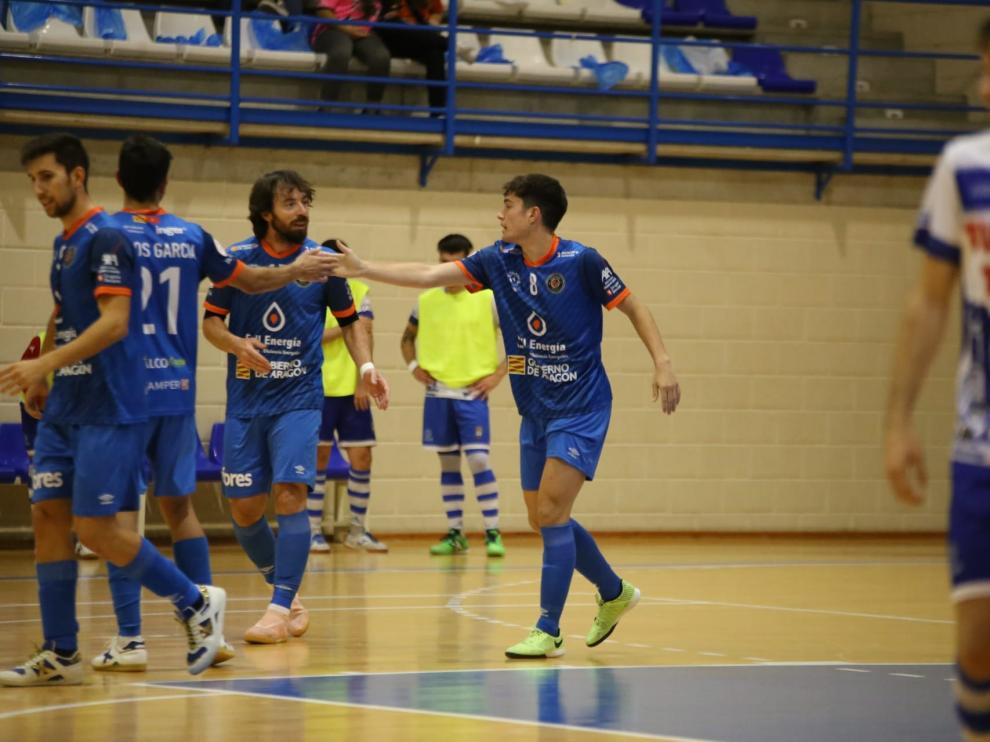 Los jugadores del Full Energía celebran un gol