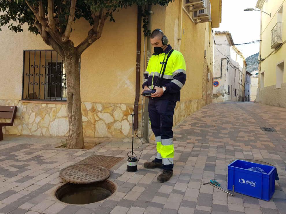 La búsqueda de fugas garantiza la preservación del recurso hídrico.
