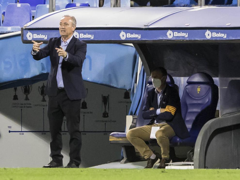 Jim, en la banda, en un encuentro en La Romareda.