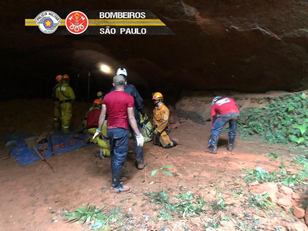 Labores de rescate en la gruta