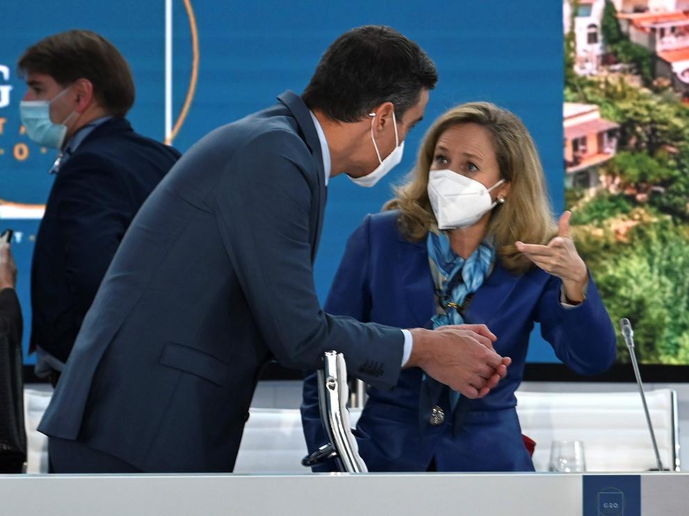 Pedro Sánchez y Nadia Calviño durante la cumbre del G-20 en Roma