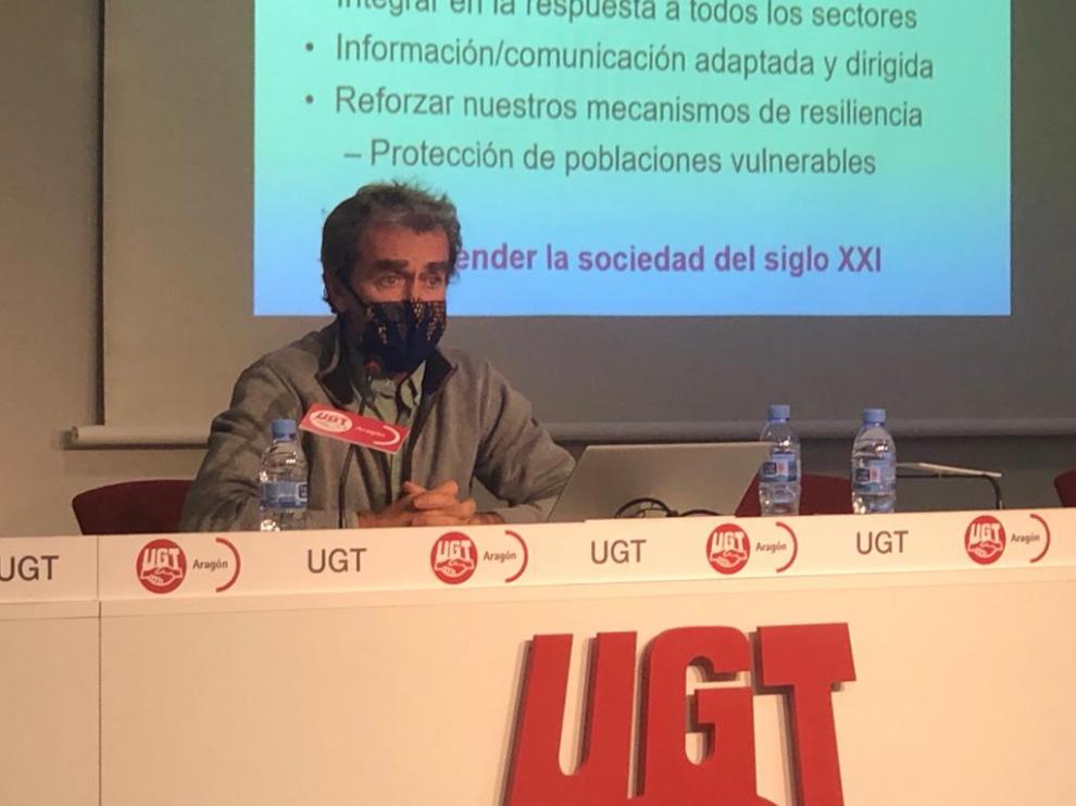 Fernando Simón, durante una charla en Zaragoza este martes.