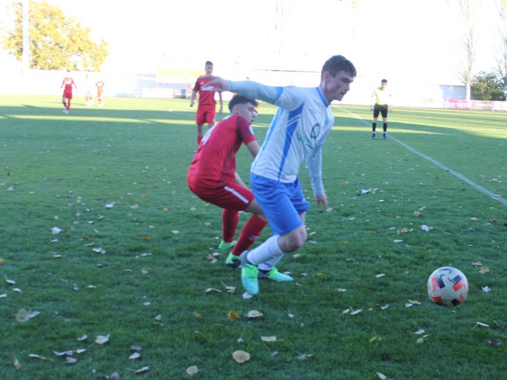 Imagen del partido entre Sariñena y Casetas