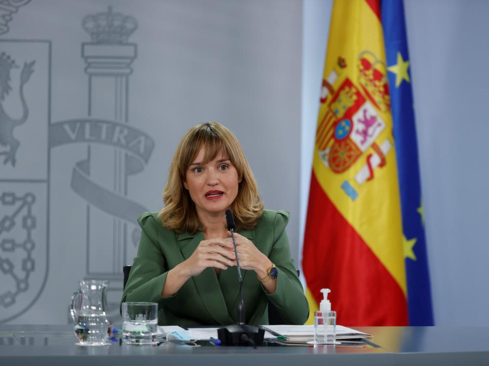 La ministra de Educación, Pilar Alegría durante la rueda de prensa tras el Consejo de Ministros.