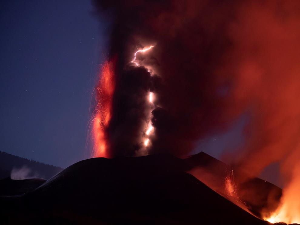 Lightning on Cumbre Vieja volcano