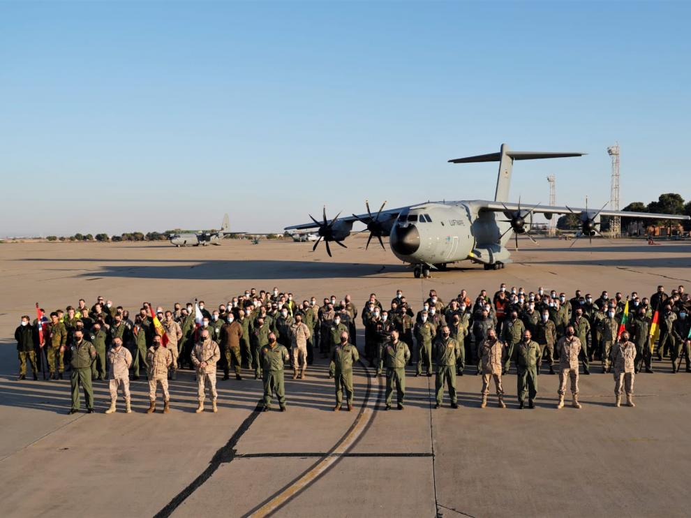 Los militares de nueve países participaron en el curso aéreo para aviones de transporte en la Base Aérea de Zaragoza.