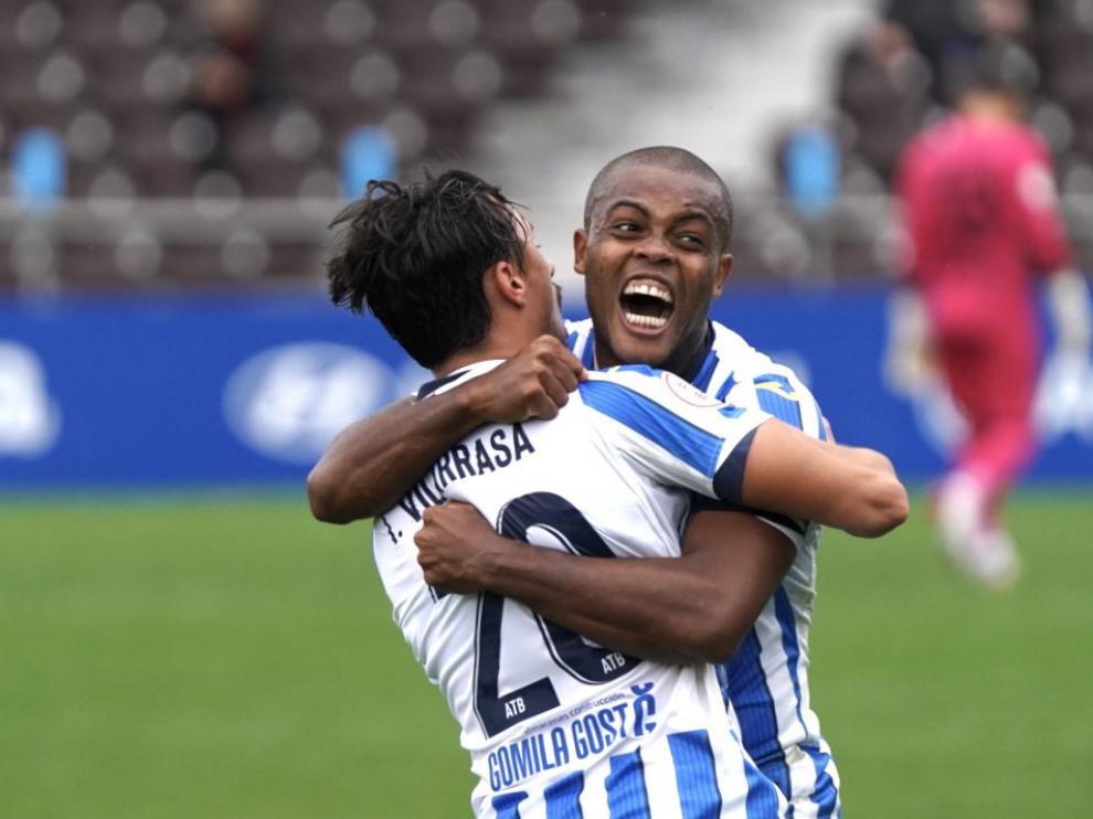 Los jugadores del Atlético Baleares, exhultantes