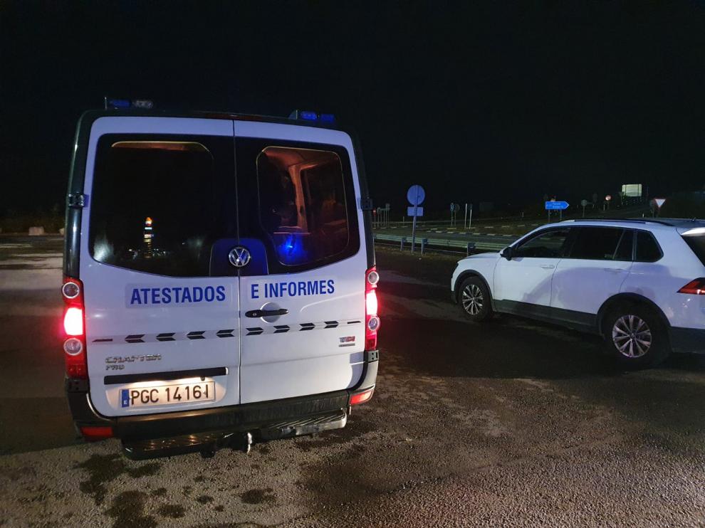 Imagen del servicio realizado por agentes de Mora de Rubielos y Sarrión la madrugada de este domingo, cedida por la Guardia Civil.