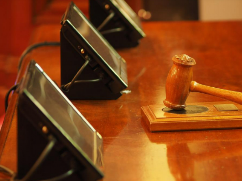 Tribunales.