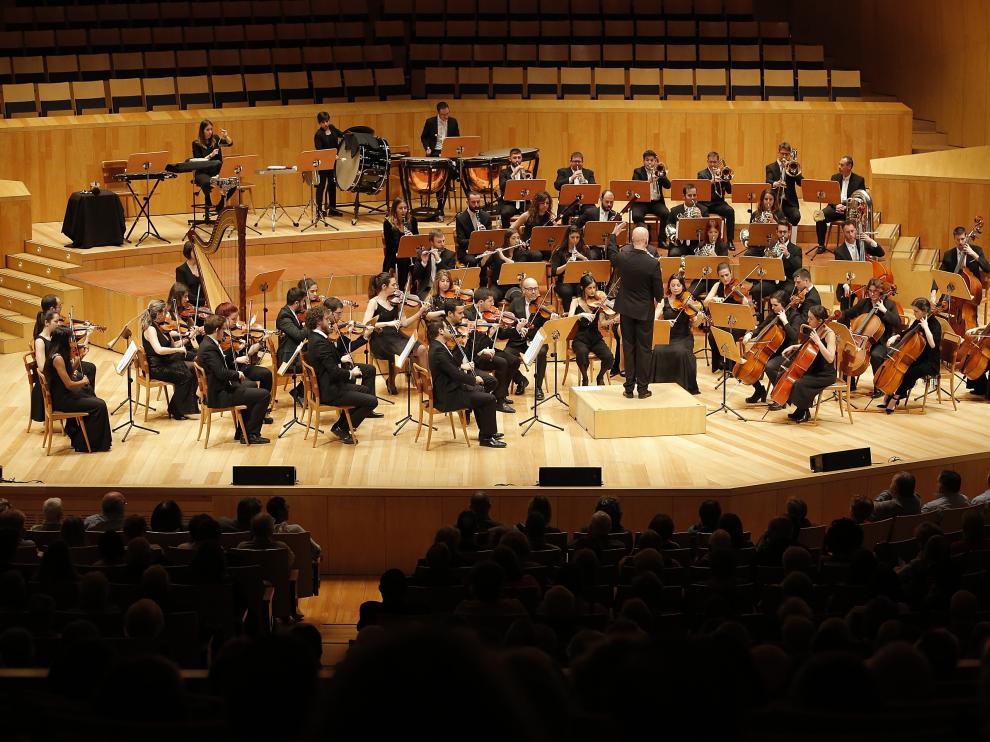 La Orquesta Ciudad de Zaragoza, durante uno de sus conciertos en el Auditorio