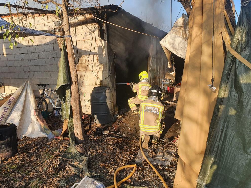 Reciente intervención de los bomberos de Huesca en el incendio de finca rústica del término municipal de Loporzano.