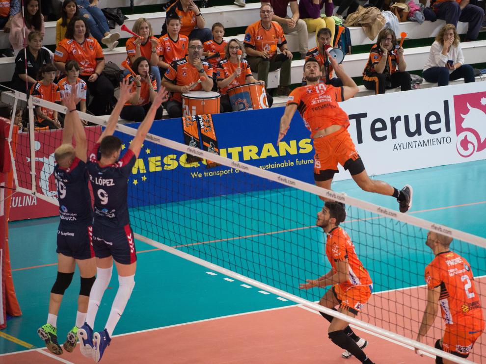 Partido entre el CV Teruel y Arenal Emevé en Los Planos.