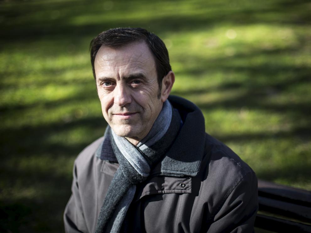 Rafael Lobarte alterna la creación literaria con la traducción.