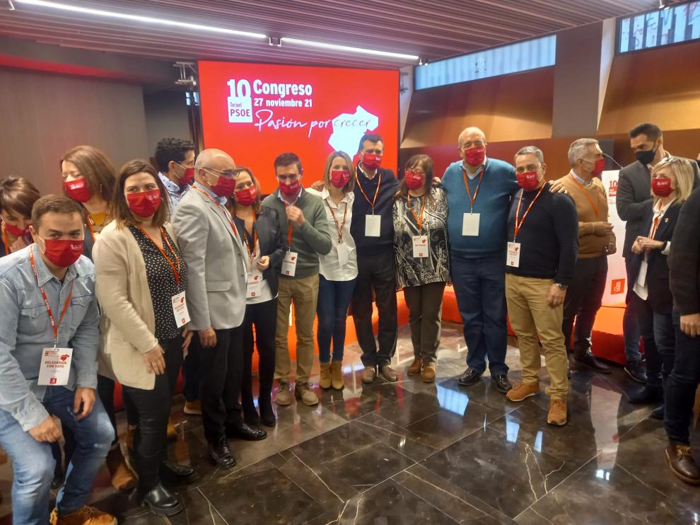 Foto de grupo tras el congreso del PSOE de Teruel celebrado este sábado.