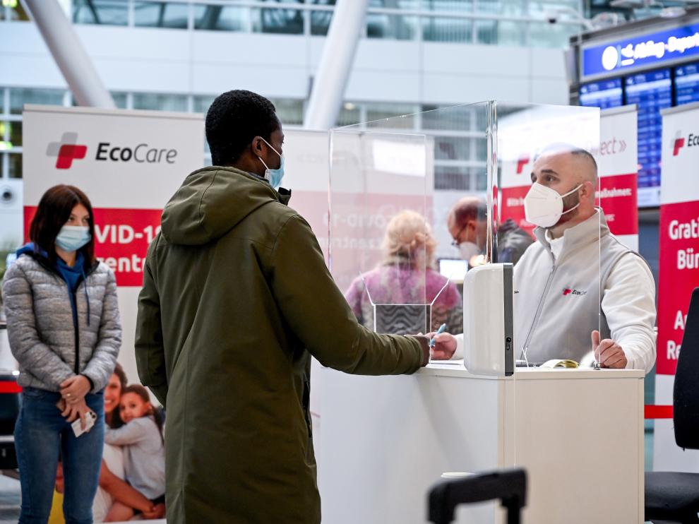 Germany restricts air traffic with South Africa amid coronavirus variant woes