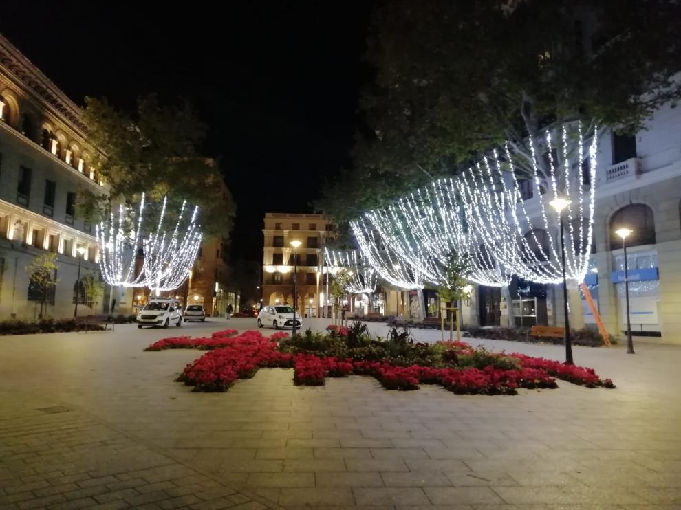 La plaza de Santa Engracia ya luce su nuevo aspecto navideño.