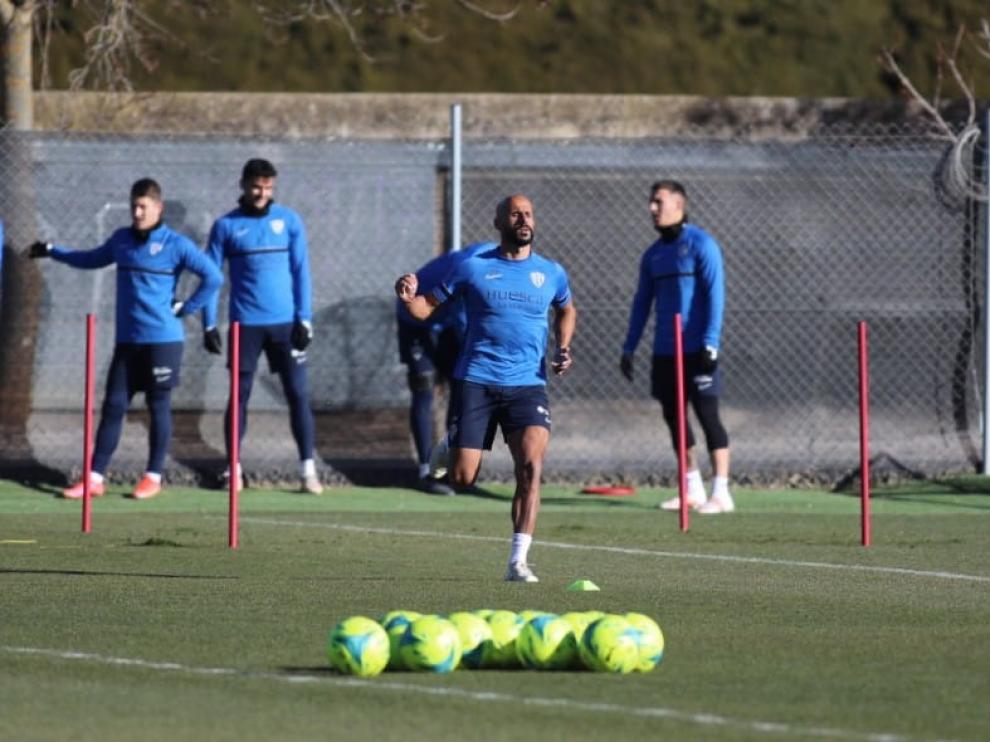 Mikel Rico, durante el entrenamiento de la SD Huesca de este lunes.