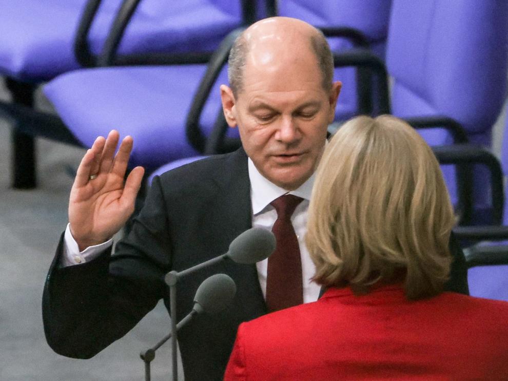 Designated German Chancellor Olaf Scholz takes oath of office