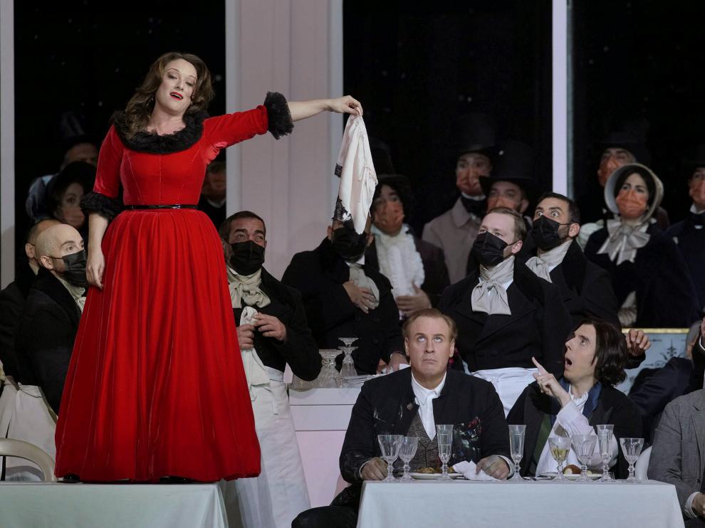 Iniesta, en un momento del ‘La bohème’ que se estrena mañana en el Teatro Real de Madrid.