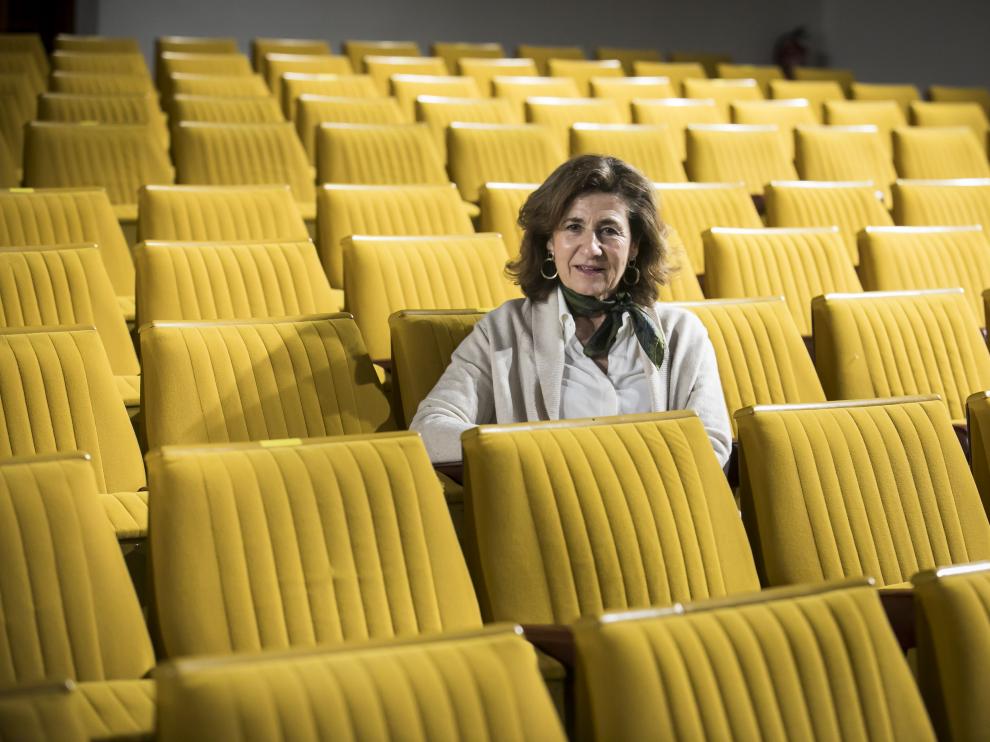 La doctora Isabel Nerín, en el aula magna Ramón y Cajal de la Facultad de Medicina de la Universidad de Zaragoza.