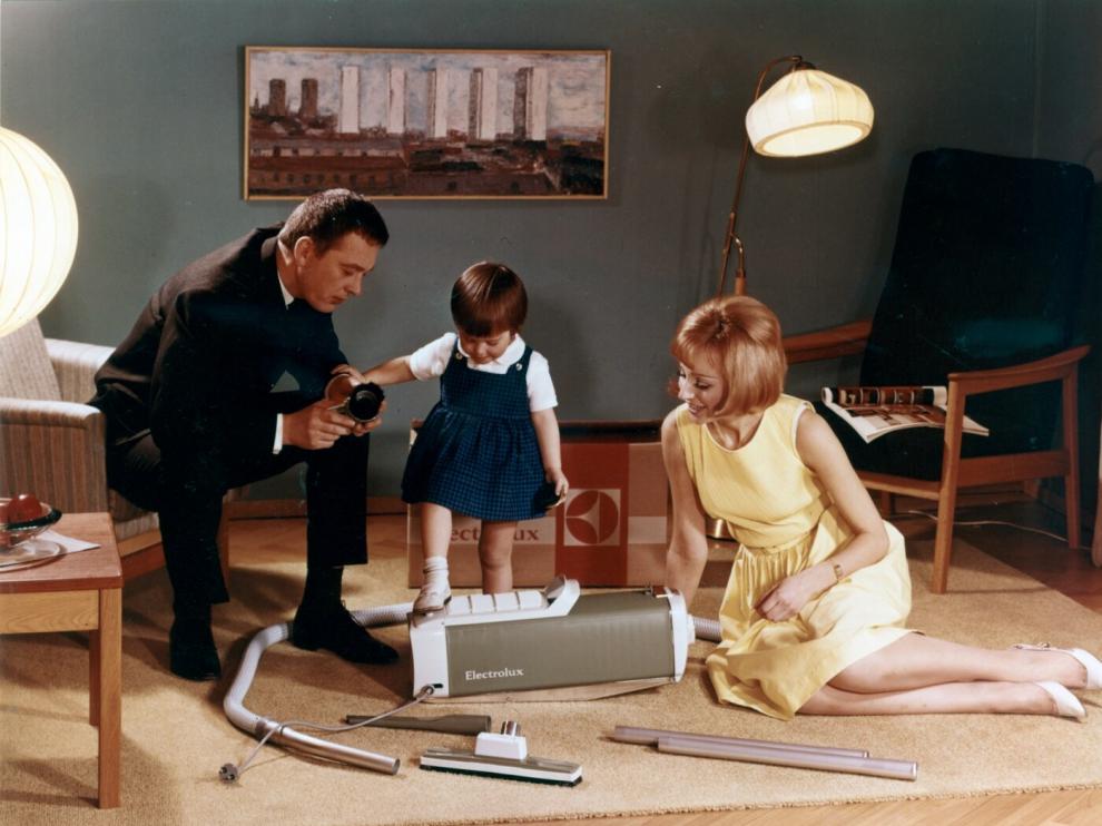 El aspirador Luxomatic, lanzado en 1964, incorporaba un cable retráctil.
