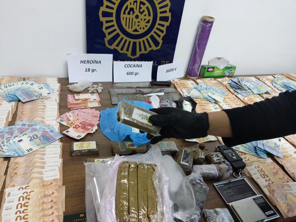 La Policía Nacional desmantela un importante punto de venta de droga en un domicilio del barrio de las Delicias