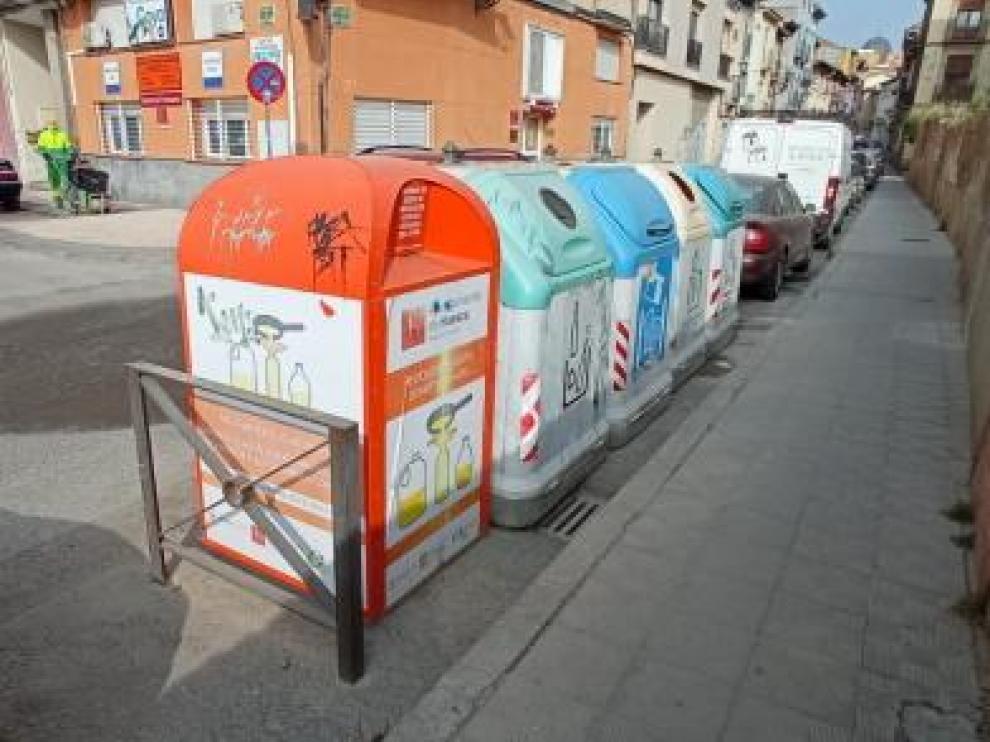 En Huesca hay 25 contenedores de reciclaje de aceite usado.