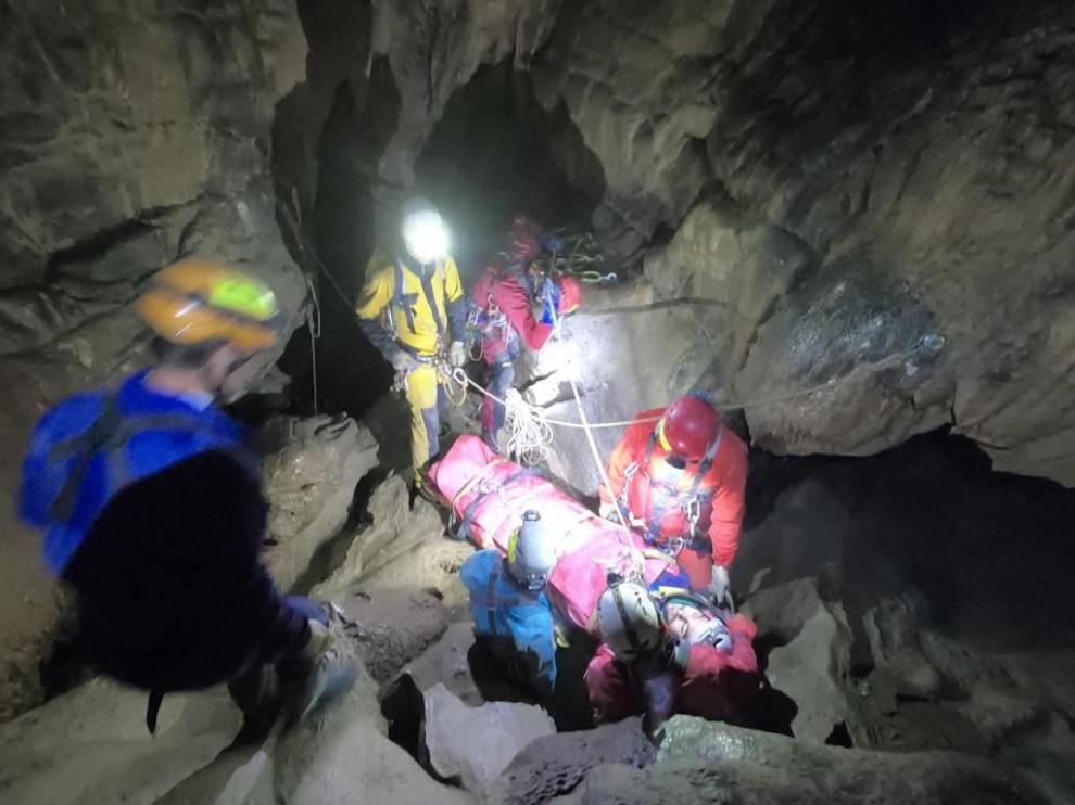 Una de las prácticas del Máster en Medicina de Rescate en Montaña que se imparte en el campus de Huesca.
