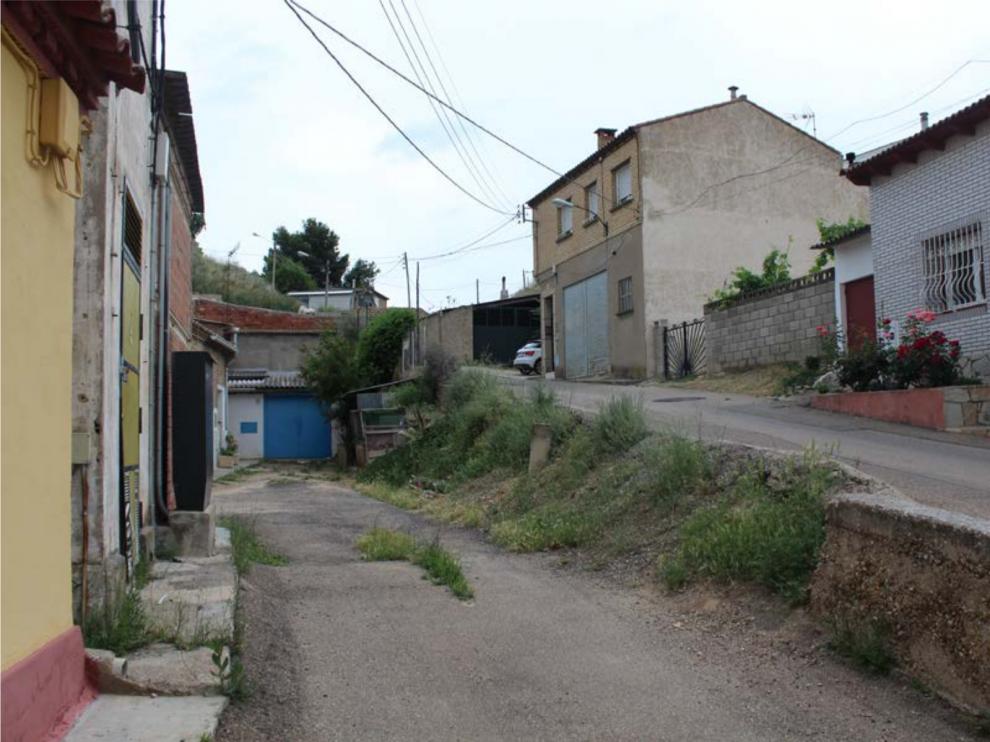 Estado actual de la calle Campamento, en el barrio rural de Juslibol.