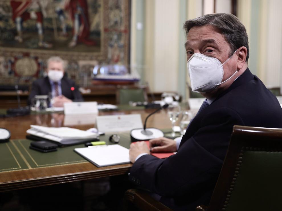 Luis Planas durante una reunión en el Ministerio de Agricultura en Madrid, el pasado viernes.