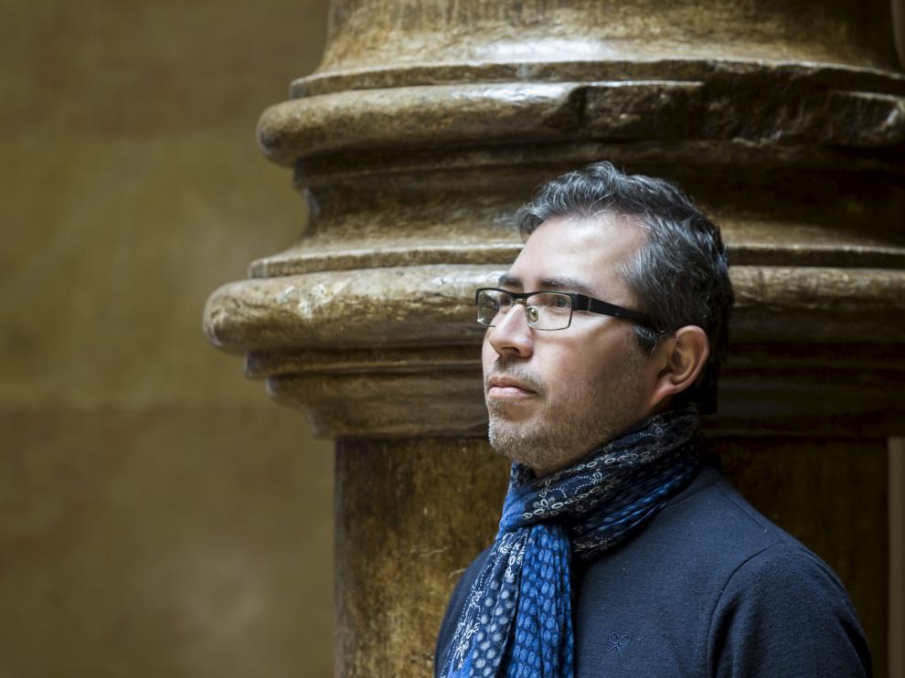 El poeta y narrador Julio Espinosa, que acaba de crear su propia editorial.