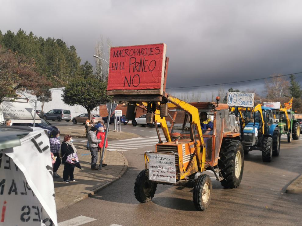 Última tractorada contra los parques fotovoltaicos que celebrada en Sabiñánigo