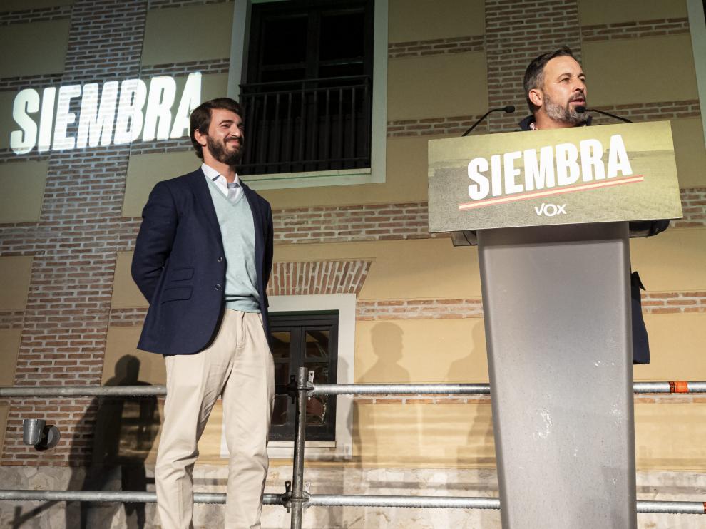 Santiago Abascal junto al candidato de Vox Juan García-Gallardo