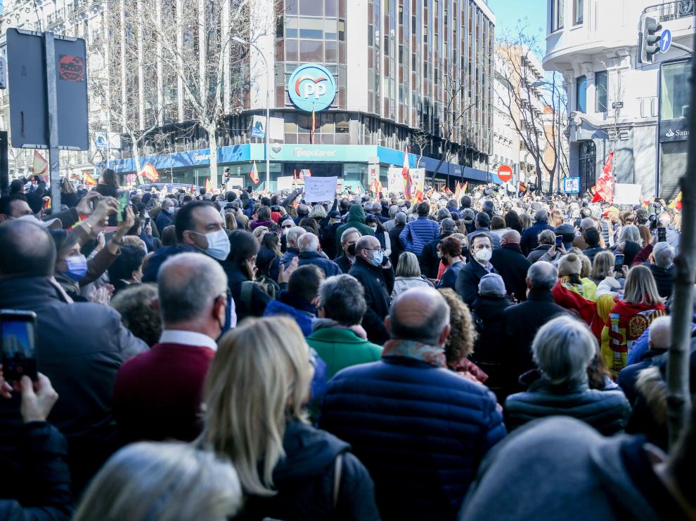 Concentración ante la sede del Partido Popular en la calle Génova de Madrid.