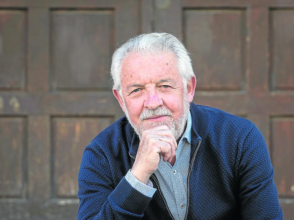 Ramón Acín cultiva la literatura y la caminata en lugares como Jaca, Barbastro y La Cartuja.