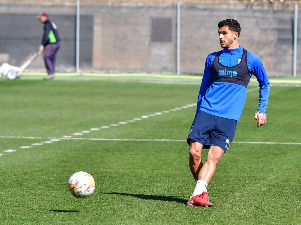 Florian Miguel, durante el entrenamiento de este domingo de la SD Huesca.