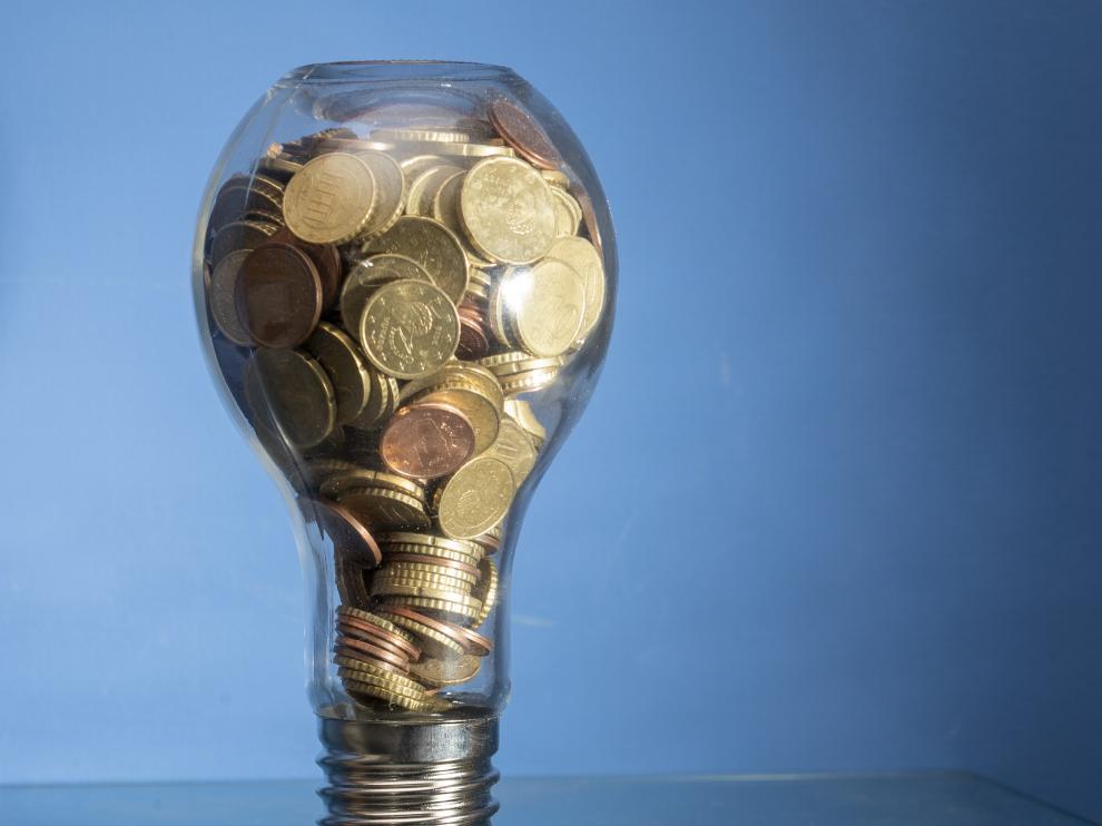 Bruselas se abre a "limitar" el contagio del precio del gas a la electricidad